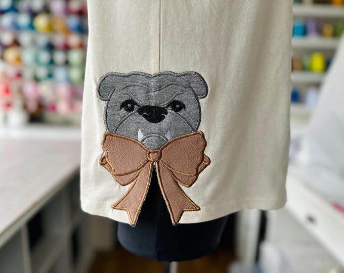 Stylish Bulldog split side seam cutout Side Bow Applique machine embroidery designs Trendy Pet Puppy Dog lovers tshirt sweatshirt embroidery
