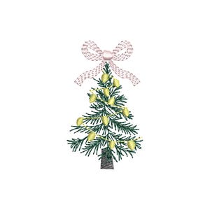 Puede incluir: Un pequeño árbol de Navidad verde con un lazo rosa y blanco a rayas en la parte superior. El árbol está decorado con luces amarillas.