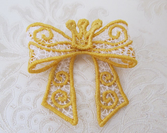 Cinderella Bow FSL Freestanding lace machine embroidery designs curl lace Bow with a crown for hoop 4x4 little princess bow embellishment