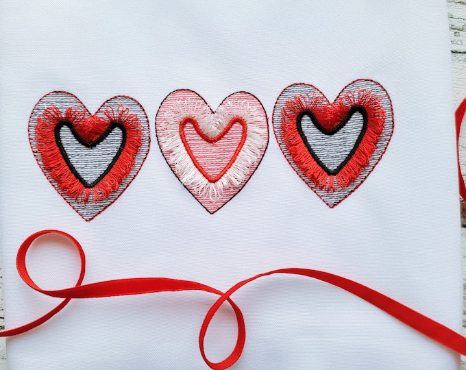 Primitive triple light fringed Valentine hearts in a row three hearts Fringed fluffy Heart fringe ITH in the hoop machine embroidery designs