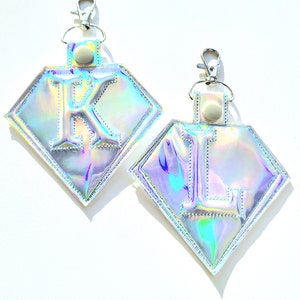 Especial Puffy Puff espuma Forma de diamante Llavero Snap Tab Monograma A-Z en el aro ITH diseños de bordado de máquina etiqueta de bolsa de equipaje llavero