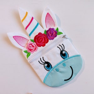 Bolsa con cremallera de unicornio En el aro, cabeza de unicornio ITH con corona de rosas chic en mal estado Bolsa Bolsa ITH, máquina de bolsa con cremallera Diseño de bordado In-The-Hoop