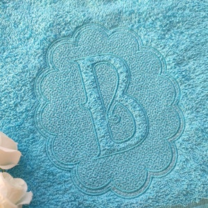 Old fashioned Scalloped Monogram oval shape embossed initial letters A-Z machine embroidery designs for hoop 4x4 and 5x7 towel embroidery