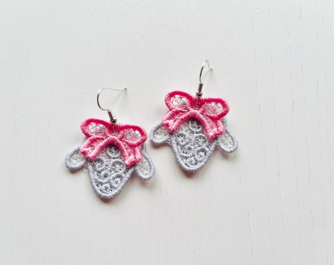 Lamb earrings Sheep face with a Bow lace earrings charm pendant FSL freestanding lace machine embroidery designs kids girl farm animal