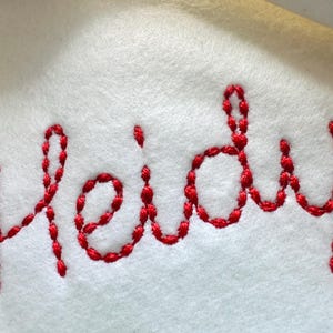 Efecto de puntada a mano FONT Diseños de bordado a máquina de galletas Letras del alfabeto de escritura Nombre Monograma Línea Fuente Tamaños surtidos 1.3 hasta 5 pulgadas BX