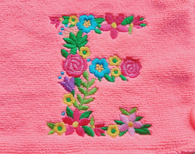 Floral letter E garden flag monogram liberty fashioned flowers flower Font machine embroidery designs monogram E only 4, 5, 6 and 8 in