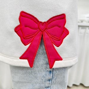 Simple split seam Side Bow Heart hHeirloom Applique machine embroidery designs Valentine Ribbon Girly Bow sizes 4 up to 8 inch sweatshirt