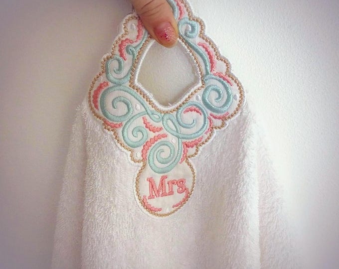 Wedding gift Mr and Mrs, Towel hanging hole  - made to mach - machine embroidery project designs 5x7 - In the hoop embroidery