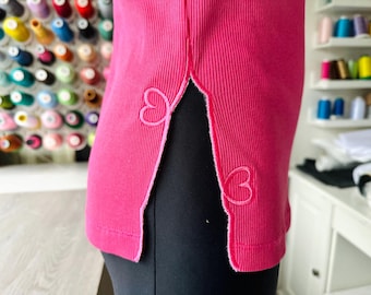 Two small Hearts split side seam cutout Side Bow machine embroidery designs Valentine Heart scalloped edge kids Girls t-shirt embroidery