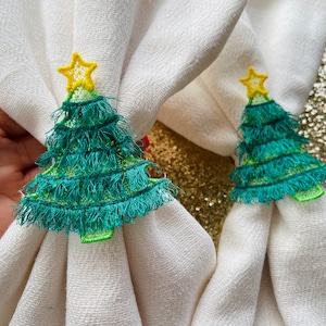 Decorazione da tavolo con frange per albero di Natale Portatovaglioli natalizi Semplicemente nel telaio Disegni ricamati a macchina in pizzo FSL indipendenti