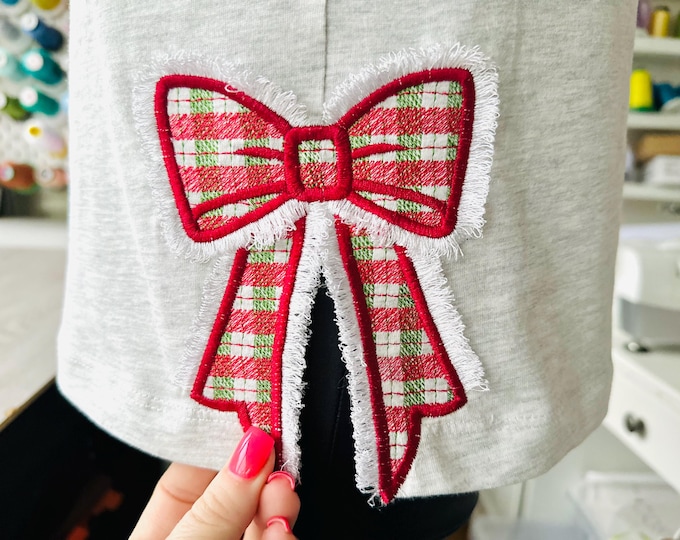Fringed fluffy Merry Christmas Gingham Plaid checkered Bow split seam cutout Side Bow Applique machine embroidery designs Sweatshirt T-shirt