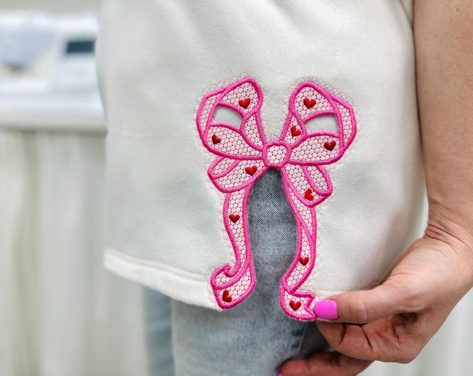 Lovely Lace Bow split seam Side Bow Applique Heart patterned machine embroidery designs kids Girls tshirt sweatshirt sizes 4.5 up to 8 inch