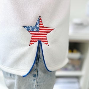 Patriotic Star, slitsad sidsöm, utskärning i sidan, rosett, maskinbroderimönster med stjärnor och ränder, 4 juli-t-shirt för flickor