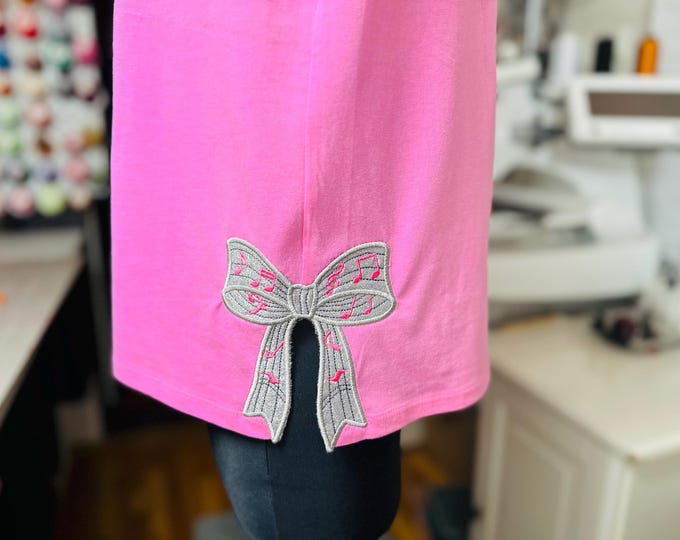 Music notes Bow Applique machine embroidery designs side bow ribbon Girly Dance dancer Bow t-shirt sweatshirt split seam multiple sizes