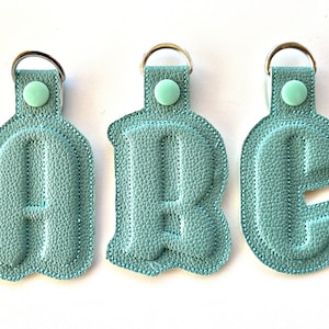 Puffy puff relevo 3D Key Fob snap tab Monograma A-Z e números 0-9 no aro ITH personalizado saco tag chaveiro máquina de bordados