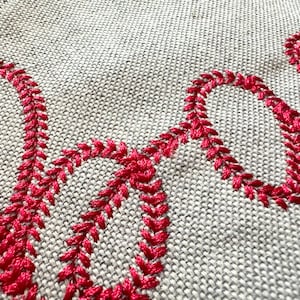 ¡NUEVO! Diseños de bordado a máquina de letras del alfabeto escritas a mano con puntadas deportivas impresionantes de FUENTE de béisbol en varios tamaños, de 1,6 a 3 pulgadas