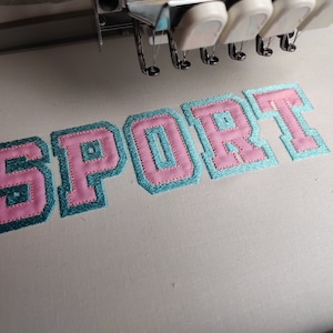 Aplique fino de contorno duplo Atlético Sport High School Team Players Fonte bordados à máquina designs letras do alfabeto esportivo fonte BX incluída