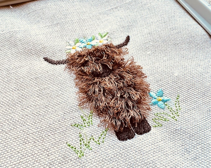 Longhorn Fringe Highland cattle Cow Calf Floral Crown flower kids wear machine embroidery designs fluffy chenille in the hoop cute baby Calf