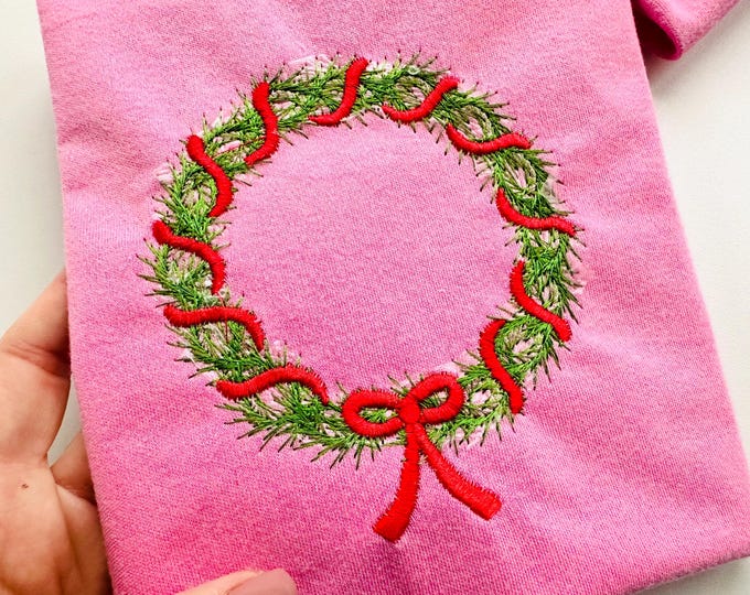 Merry Christmas Wreath with Bow sweet home Holiday decoration with ribbon festive machine embroidery designs sizes 4 up to 5.5 inch