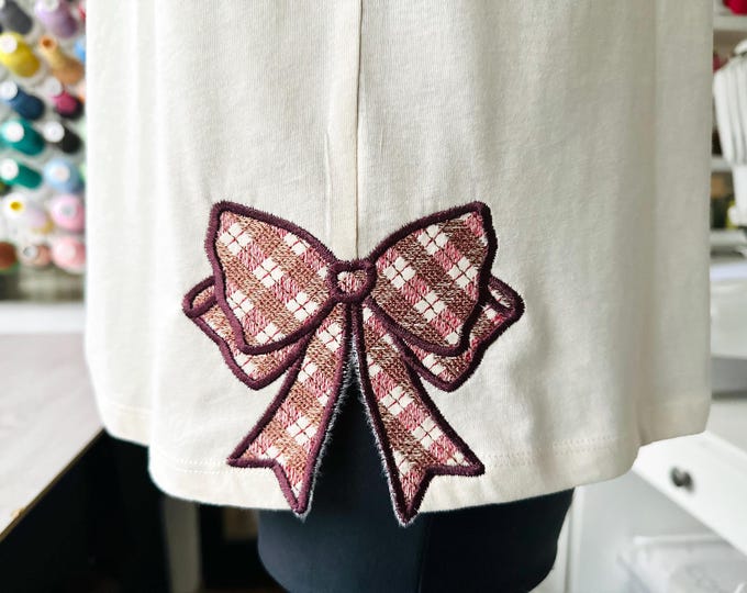 Gingham Plaid Side seam Bow Applique machine embroidery designs Sweatshirt trendy Christmas decoration split seam sizes from 4 up to 5.5inch