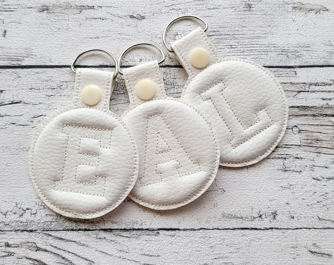 Special Puffy Puff foam round shape Key fob snap tab Monogram A-Z in the hoop ITH keychain bag backpack tag machine embroidery designs 4x4