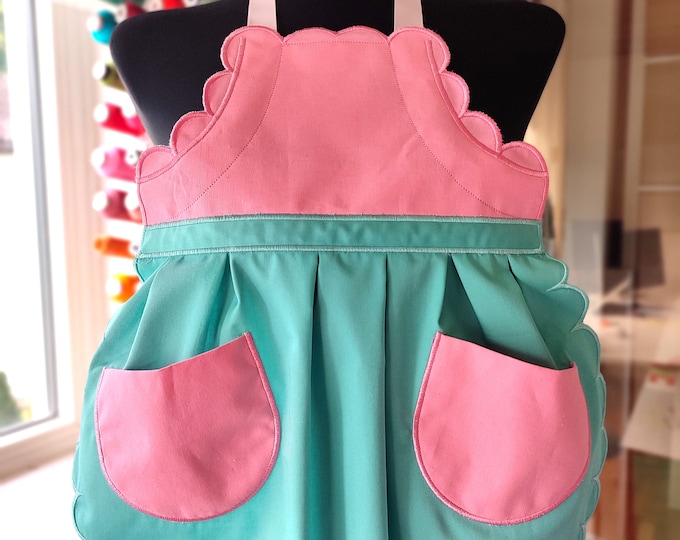 Cute Scallop Apron ITH in the hoop machine embroidery designs sizes for 1-3- and 4-7 Years baby toddler kids scalloped edge & real pockets