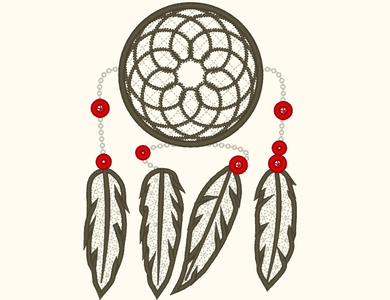 Peut inclure: Un attrape-r&ecirc;ves brun avec un motif de toile circulaire et quatre plumes qui en pendent. Les plumes sont brunes et blanches avec des perles rouges sur les cordes.