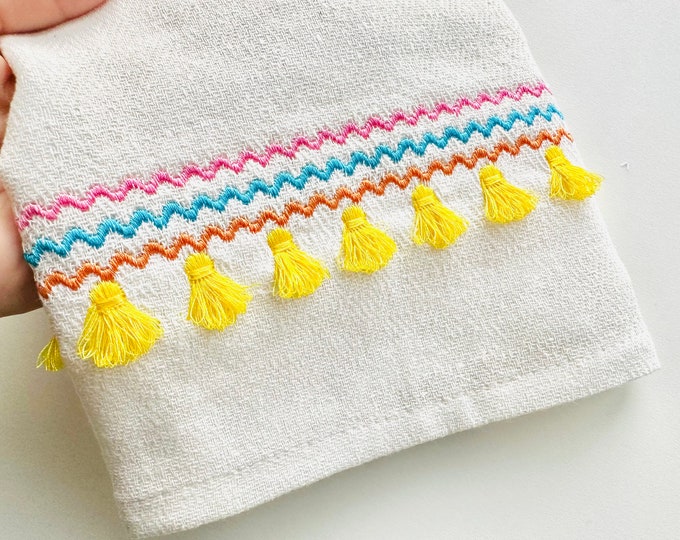 Ric Rac Fringed bottom border fringe tassel Machine Embroidery Designs towel decoration tassels in a row design in the hoop ITH project