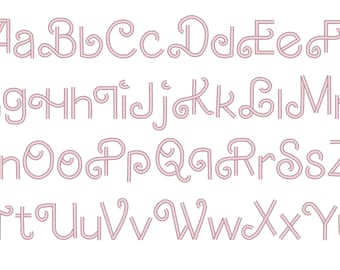 Könnte beinhalten: Eine rosafarbene Alphabetschrift mit einem dekorativen, stilisierten Design. Jeder Buchstabe ist in einem dunkleren Rosa umrandet und hat eine einzigartige Verzierung.