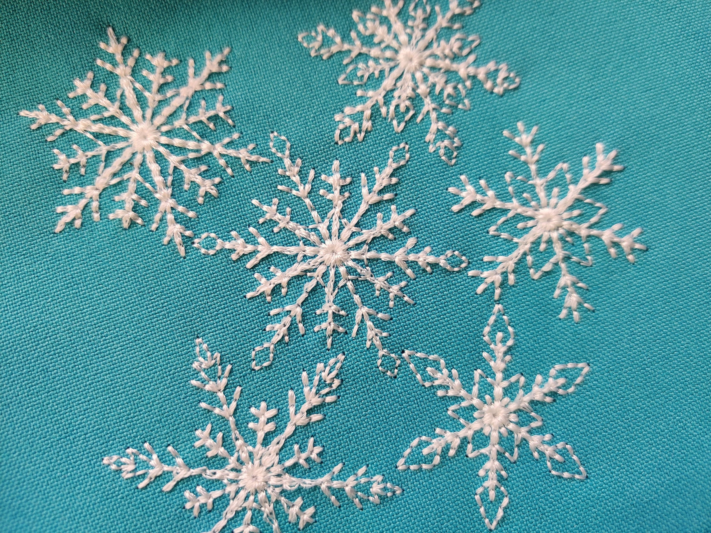 ITH filigree SMALL snowflake 04 embroidery design