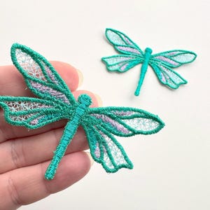 Fantastiska Dragonfly FSL fristående spetsbroderimönster 3D-dimensionell Dragonfly ITH i bågen 4x4 blandade storlekar flickor barn