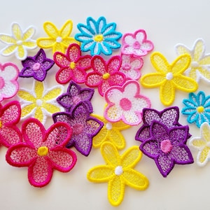 Encanto Mini delicate lace flowers collection SET of 5 floral flower leaf mini sizes FSL free standing lace kids machine embroidery designs