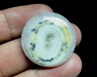Round Solar Quartz Cabochon (30x30x6 mm, 38 Carats)