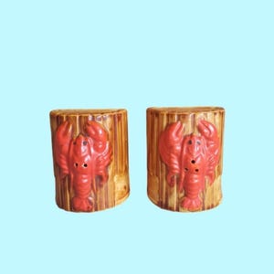 Vintage salt and pepper set ~ lobster traps with lobsters