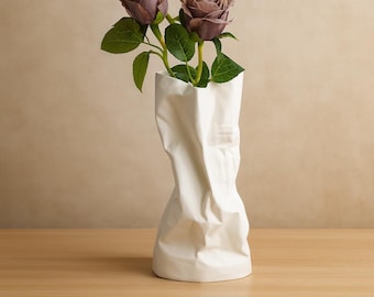 モダンなしわくちゃの陶器の花瓶 – 彫刻的な花瓶 – ミニマリストのホームデコレーション – 抽象芸術 – 現代的なテーブルデコレーション – 彼女へのギフト