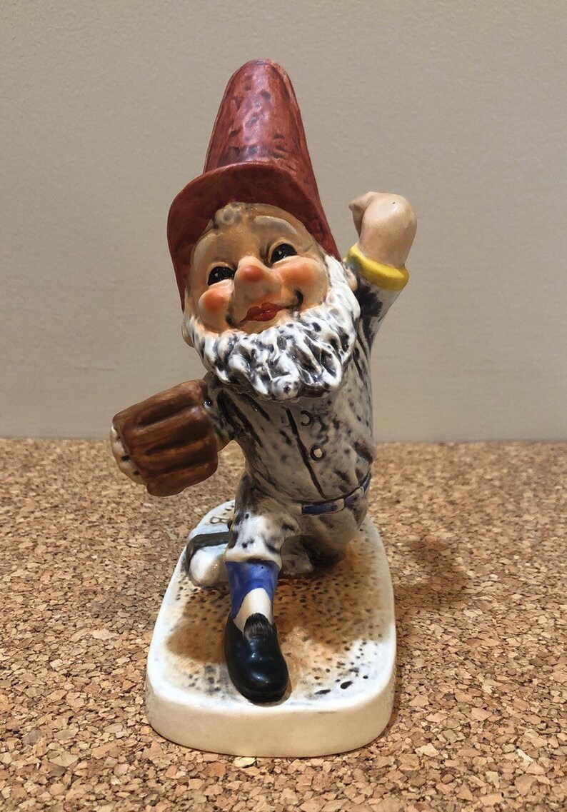 Co-Boy Pat The Pitcher Gnome Goebel figurine 1977 image 3