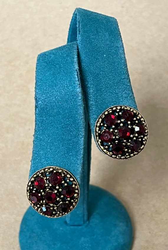 Weiss Signed Ruby Red Rhinestone Gold Tone Clip O… - image 6