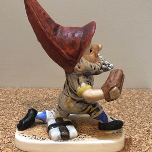 Co-Boy Pat The Pitcher Gnome Goebel figurine 1977 image 4