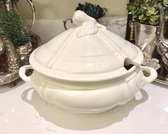 Vintage Whittier Pottery Soup Tureen with Lid and Ladle - Cream Ironstone
