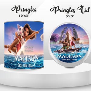 Cheerful Moana Birthday Mega Bundle Mockup Pringle Lid and Pringles on the round white table Includes Clouds and Flowers Motifs featuring Moana Characters Perfect for Kids Party. Editable Canva Temple.