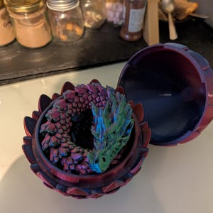 Huevo de dragón impreso en 3D de 19 cm de alto con costura oculta – Apto para modelos de dragón de 60 cm