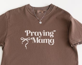 Praying Mama Bow Faith Tee, kristen komfortfärger-tröja