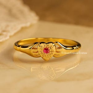14K Gold Claddagh Ring, Tiny Celtic Irish Ring, Claddagh Ring, Irish Promise Ring, Claddagh Band Thumb Ring, Heart Shaped Promise Ring Gift