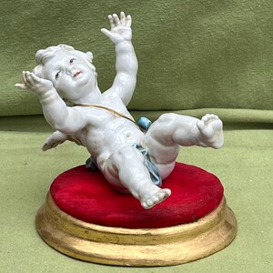 Barokke engel in geëmailleerd porselein van Algora - 10x15 cm