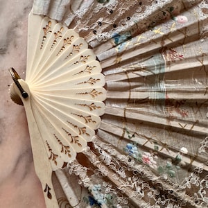 Antique hand-painted ivory, lace, and organza fan – Romantic floral style