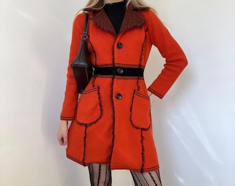 Abrigo vintage Tuzzi 100 % lana de cordero con ribete de encaje