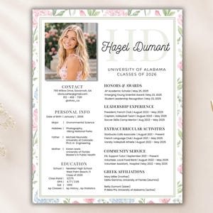 Op de afbeelding: Een cv-sjabloon met een foto van een jonge vrouw, een bloemenrand en de naam "Hazel Dumont". Het document bevat contactgegevens, persoonlijke gegevens, opleiding, onderscheidingen en buitenschoolse activiteiten. Een gouden pen ligt ernaast.