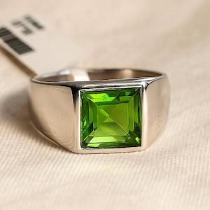 Green Peridot Signet Ring, 925 Solid Sterling Silver Ring, Peridot Quartz Gemstone Ring, Women Ring, Men Ring, Gift Ring, Yellow Gold Ring
