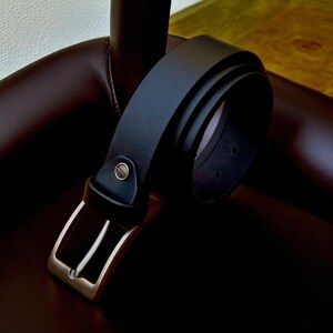 Personalisierter handgemachter Ledergürtel - Geschenkidee für Papa - Geschenkidee für Papa - Personalisierter Ledergürtel - Ledergürtel mit Gravur