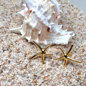 Starfish Stud Earrings,Gold Chunky Earrings,Summer Jewelry,No Tarnish,Everyday Earrings,Ocean Earrings Gift for Her,Dainty Studs